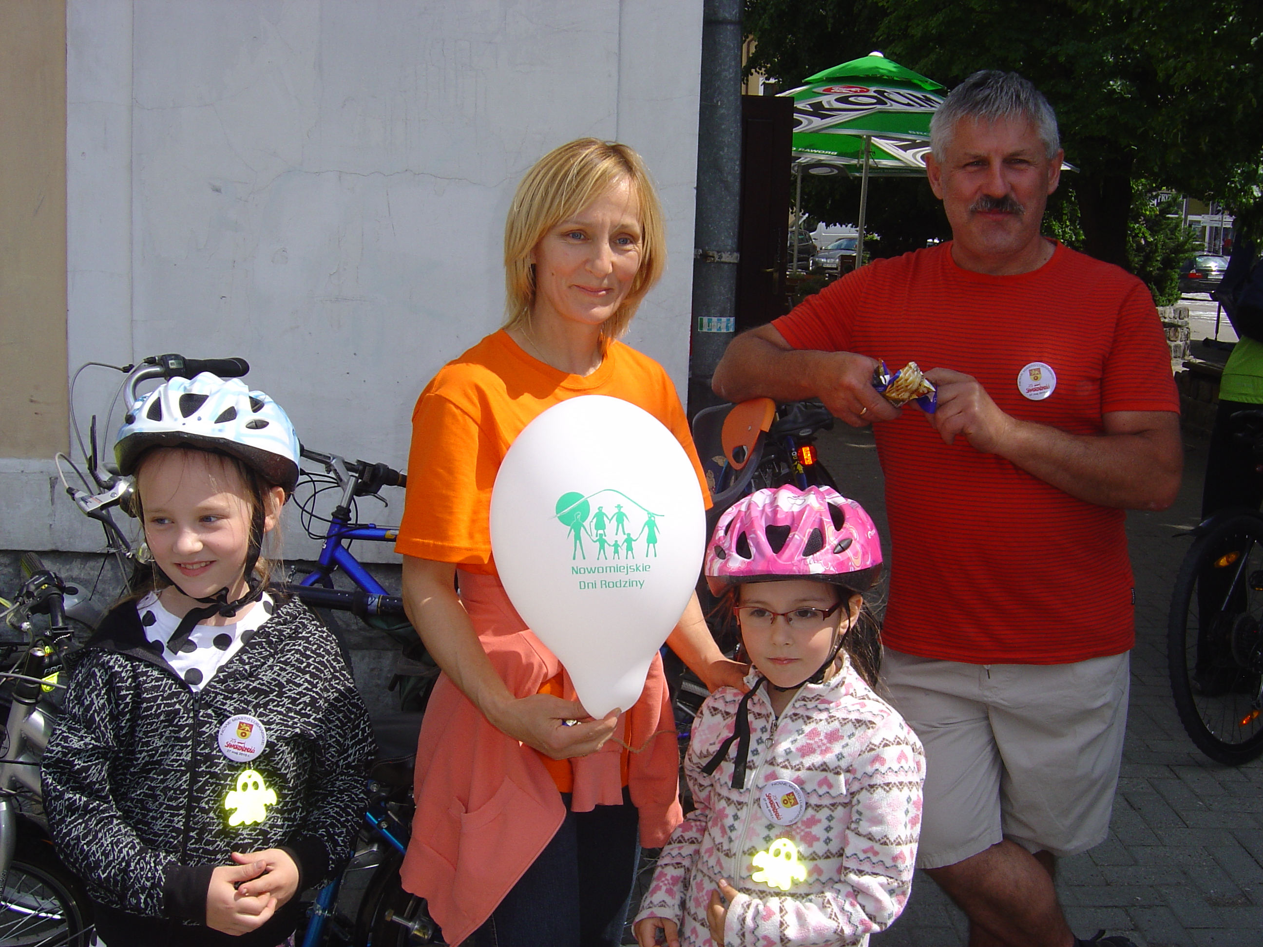 Rodzinka podczas pikniku